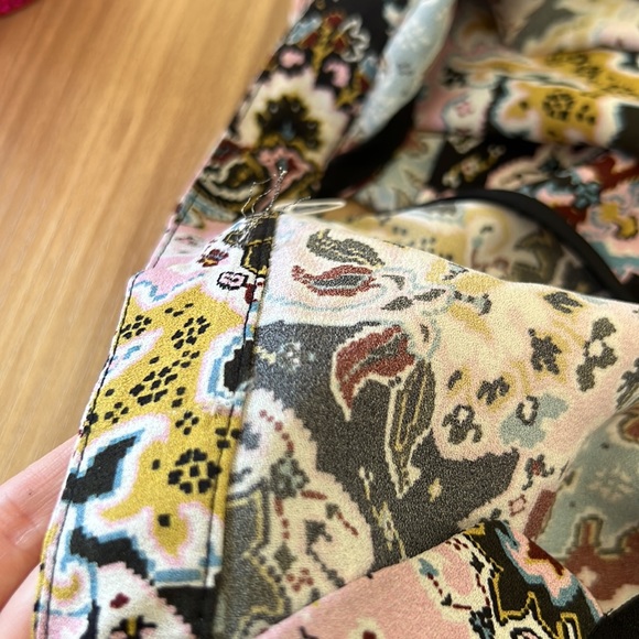 A.L.C. Silk patterned tank with ties - women’s size 2 100% silk - tie neck - Picture 8 of 10